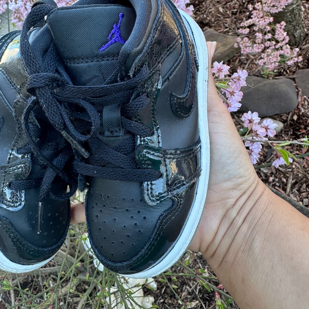 Toddler boy Nike shoes size 8